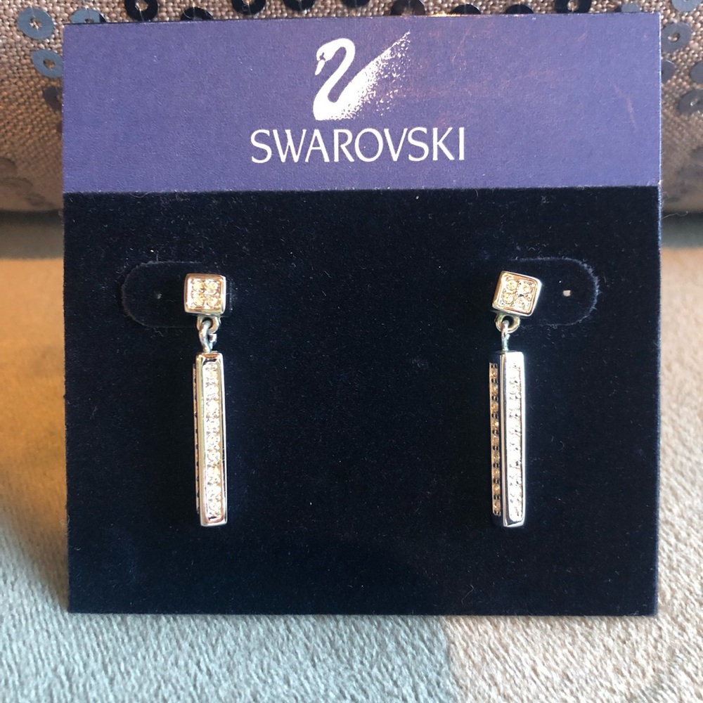Swarovski crystal drop earrings 14K gold post